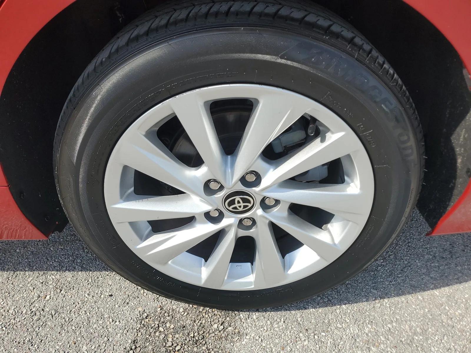 2023 Toyota Camry LE photo 28