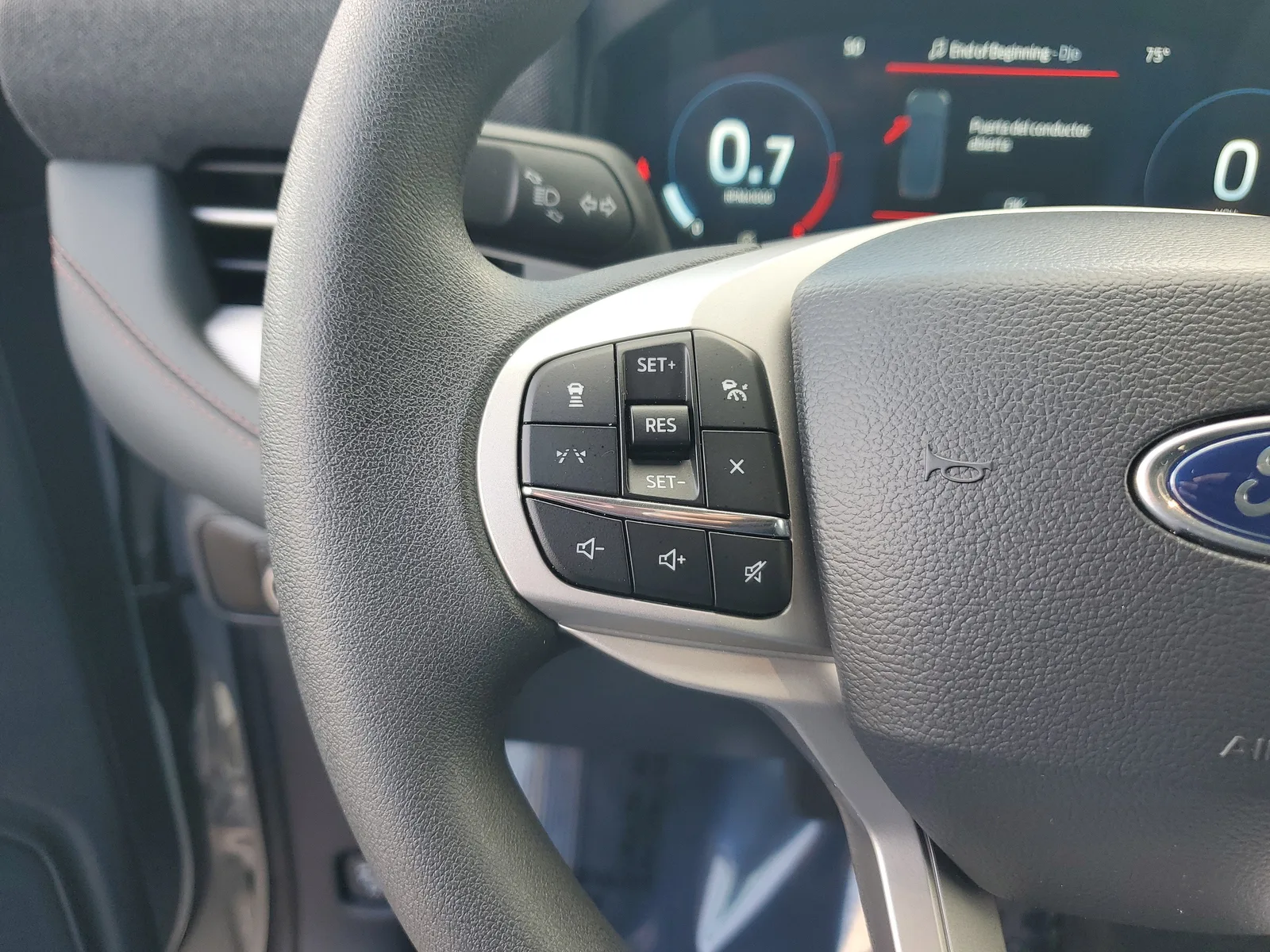 2026 Ford Explorer Active w/100A Pkg photo 21