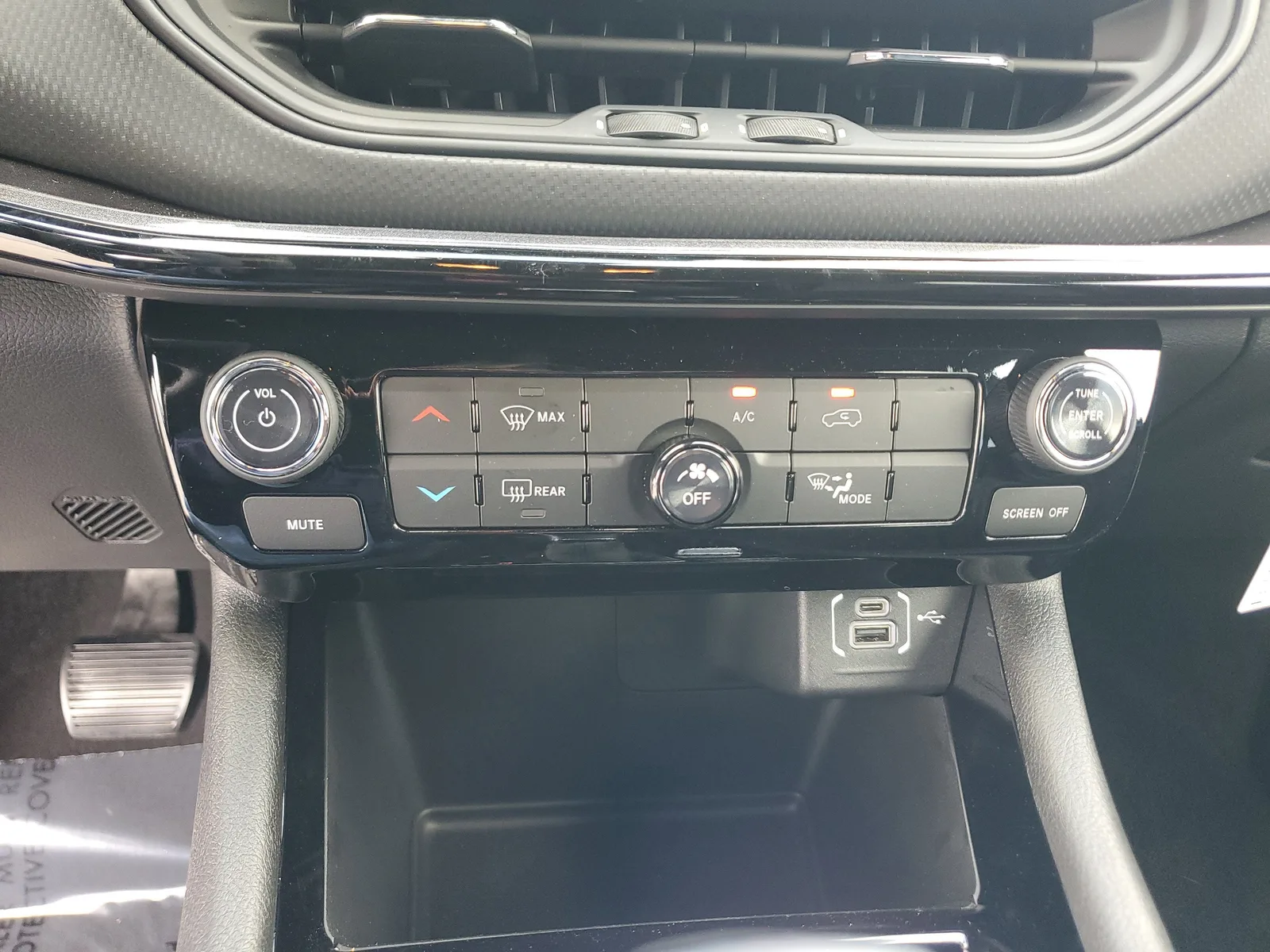 2026 Jeep Compass Latitude Altitude 4WD photo 23