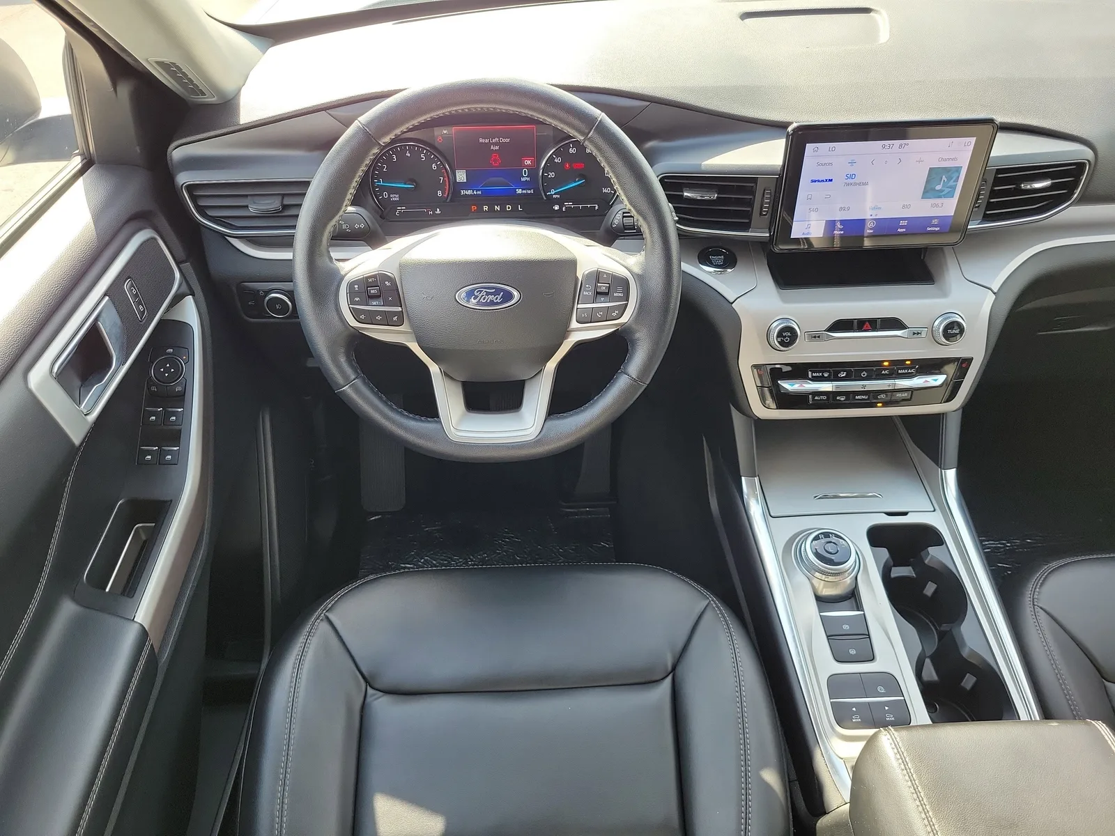 2023 Ford Explorer XLT photo 21