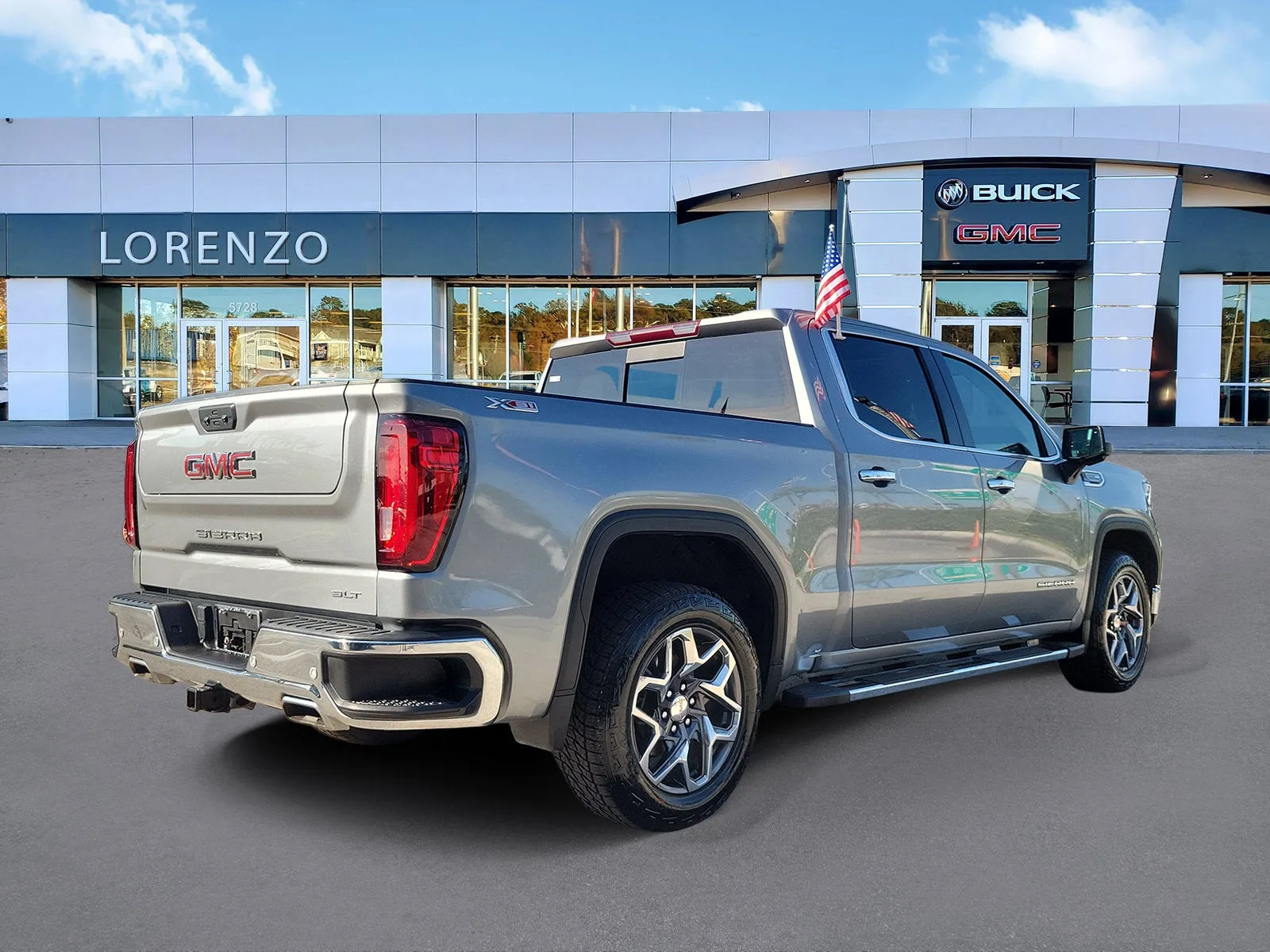 2024 GMC Sierra 1500 SLT photo 5