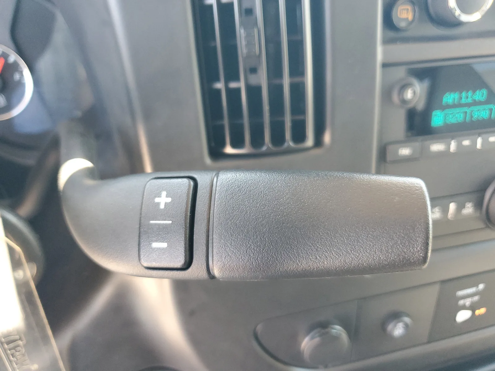 2025 Chevrolet Express Passenger LT photo 23
