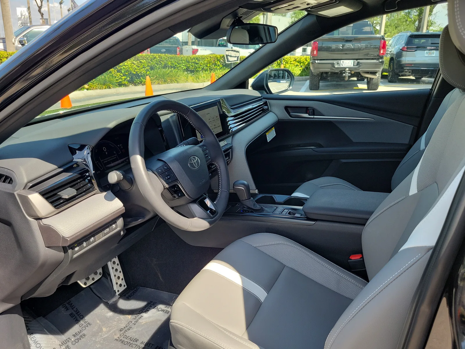 2025 Toyota Camry LE photo 16
