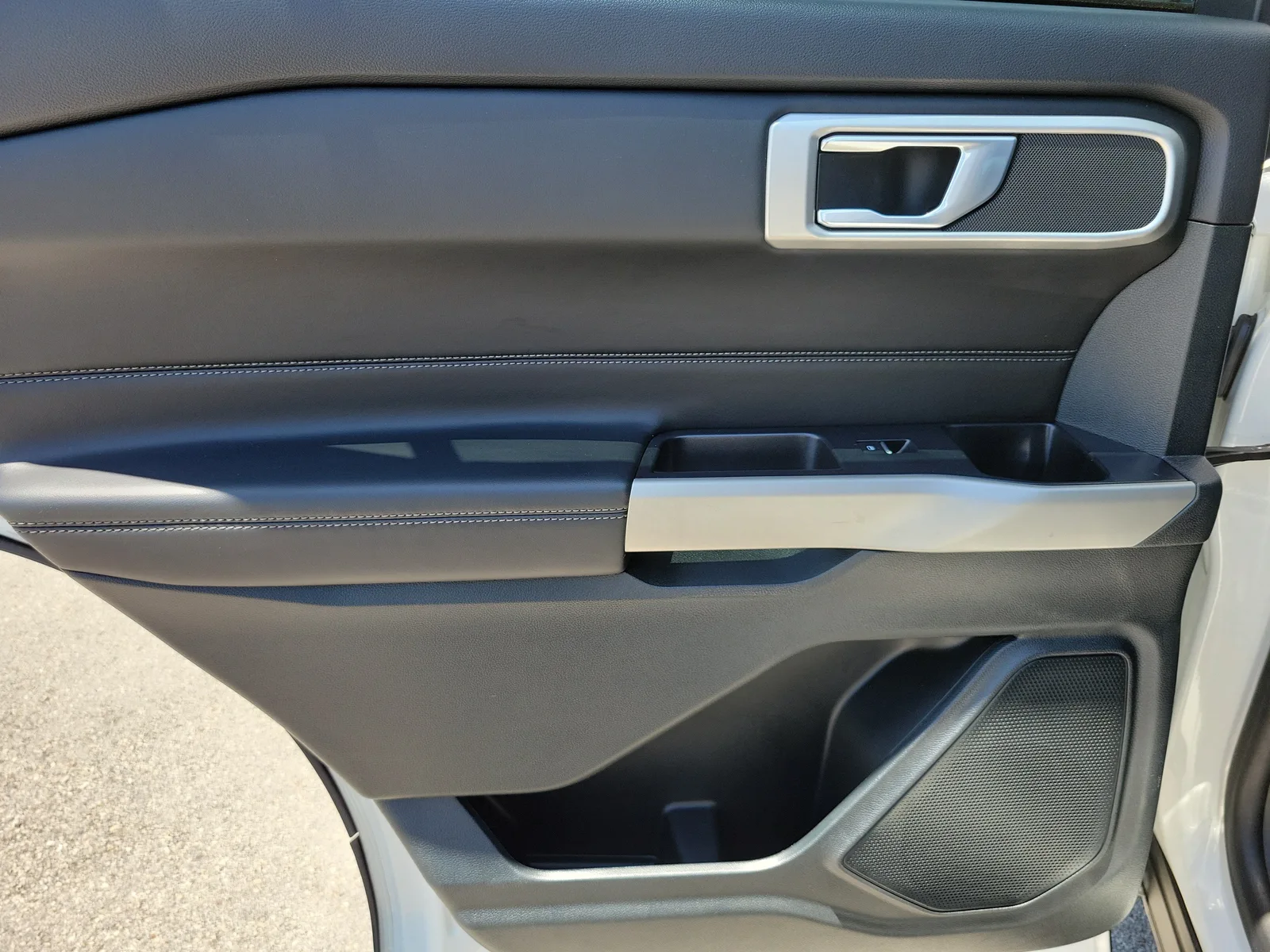 2023 Ford Explorer XLT photo 30