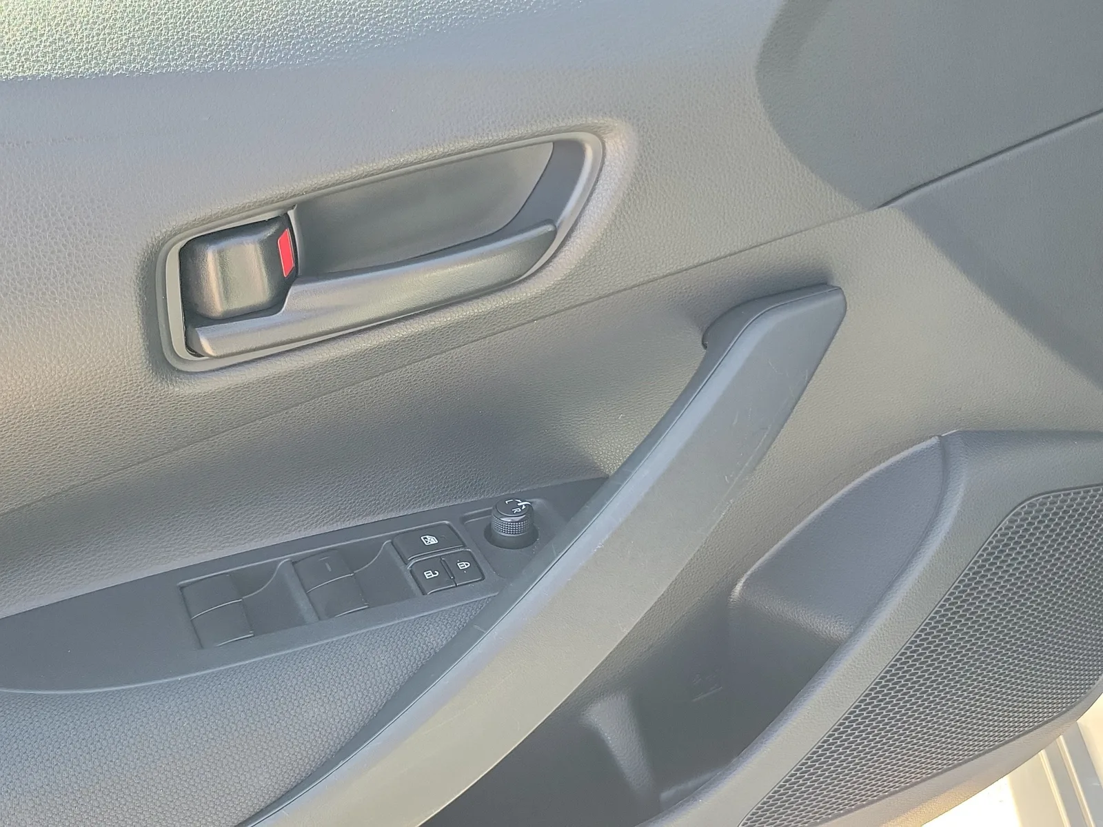 2024 Toyota Corolla LE photo 24