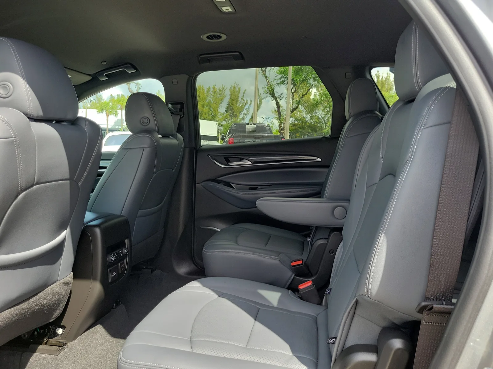 2024 Buick Enclave Premium photo 14