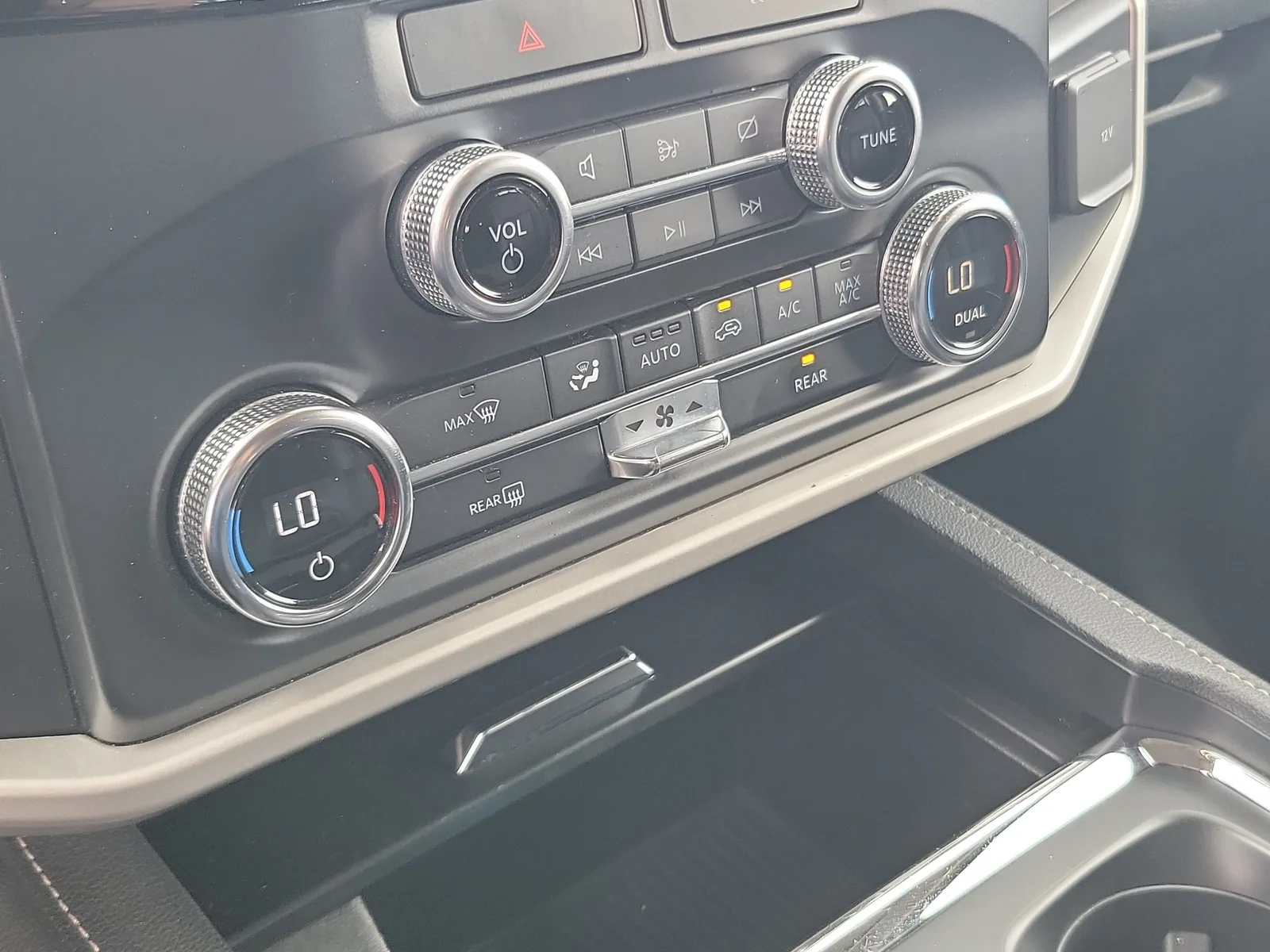 2022 Ford Expedition Max XLT photo 28