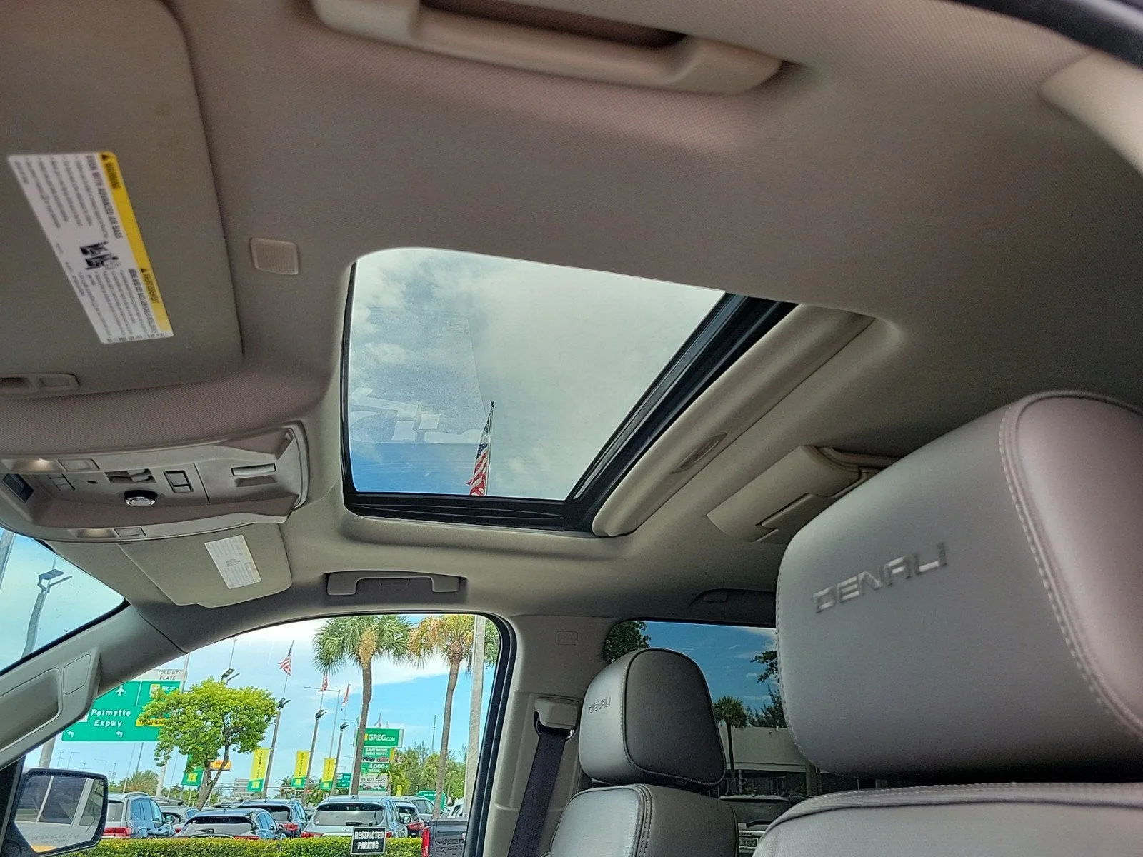 2019 GMC Yukon Denali photo 13