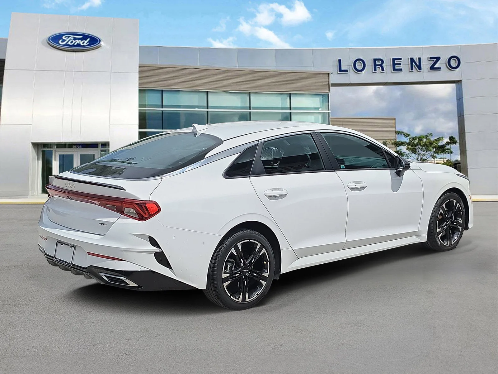 2024 Kia K5 GT-Line photo 4