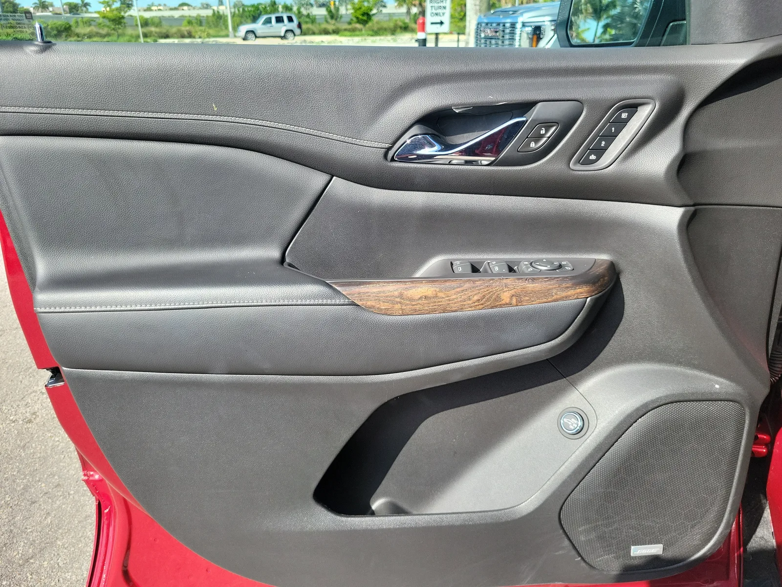 2020 GMC Acadia Denali photo 23