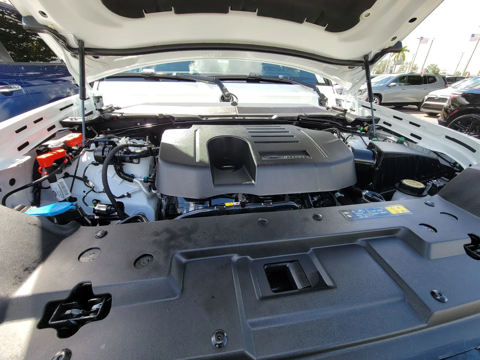 2025 Land Rover Defender S photo 26