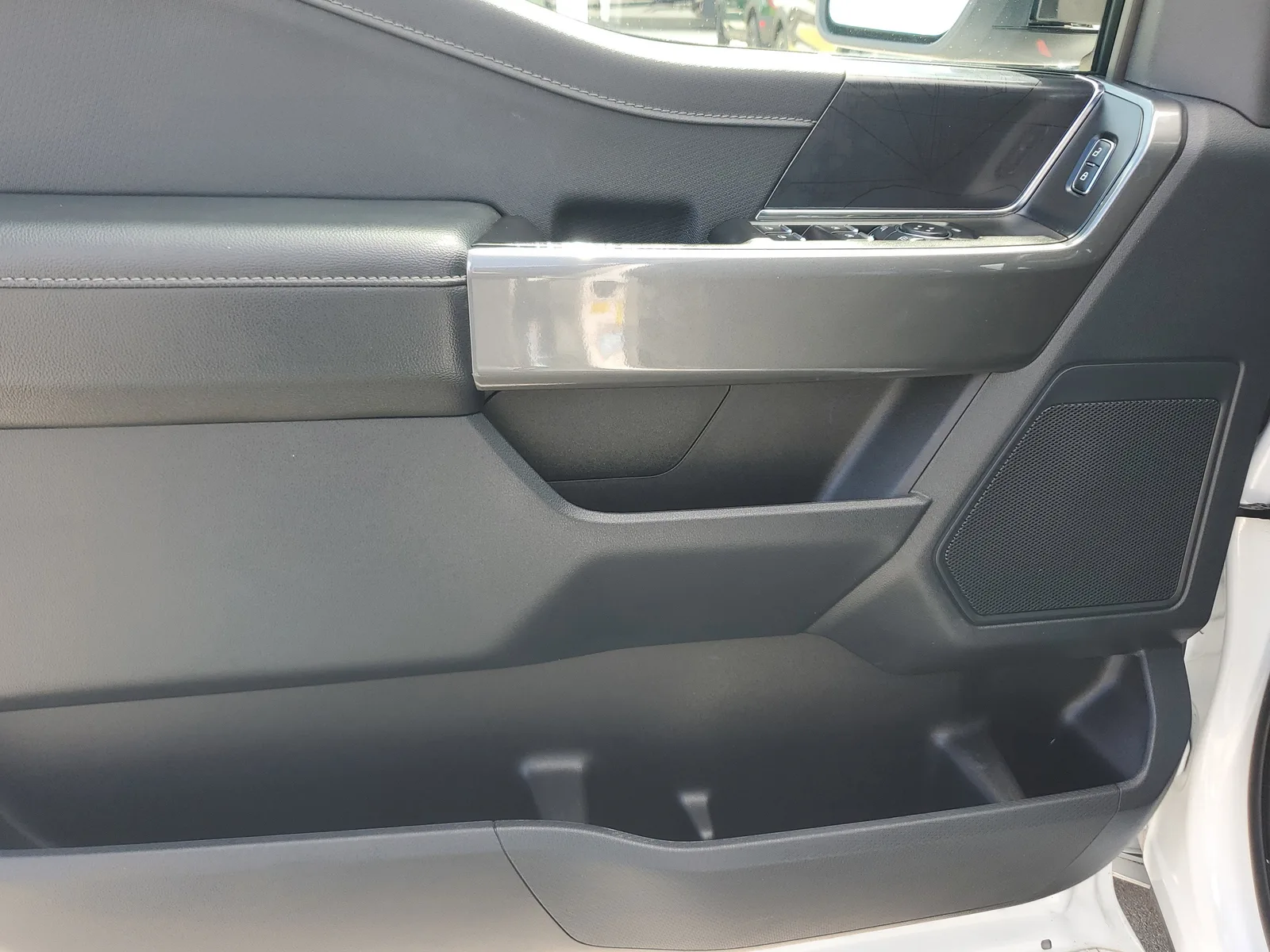 2023 Ford F-150 XLT 4WD photo 25