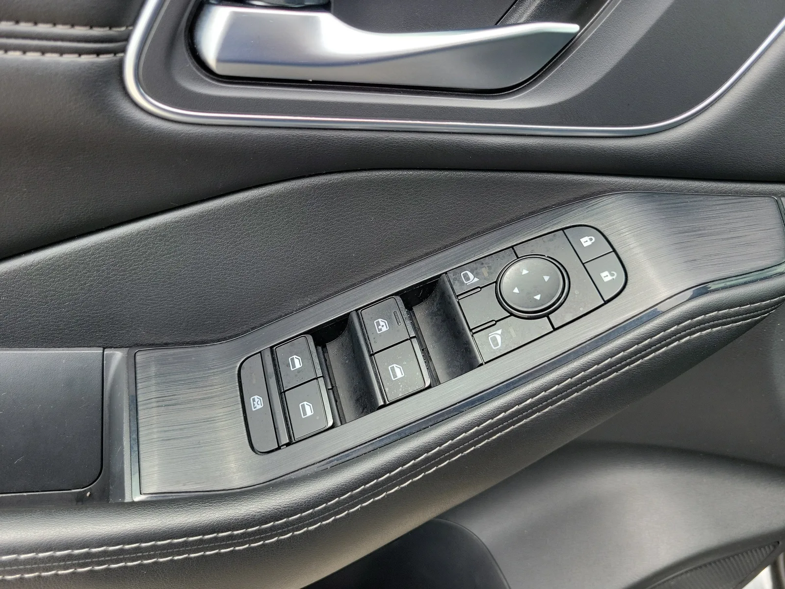 2021 Nissan Rogue SV photo 28