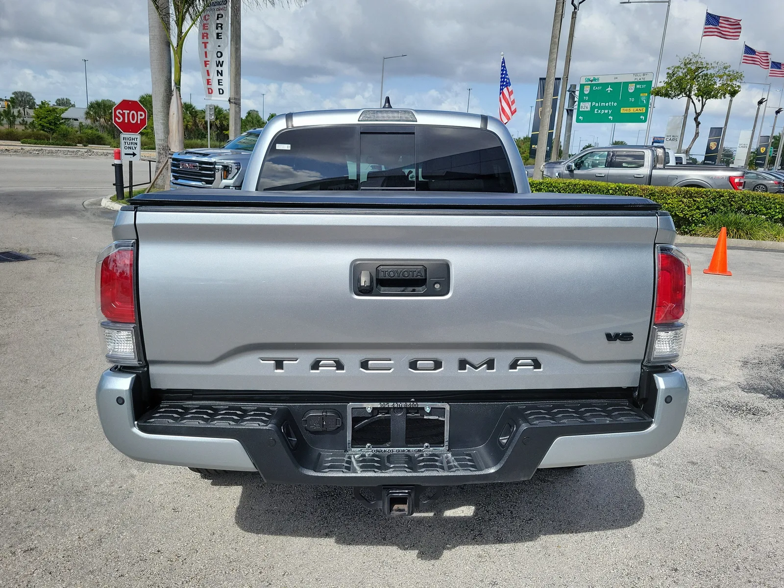 2023 Toyota Tacoma 4WD SR photo 6