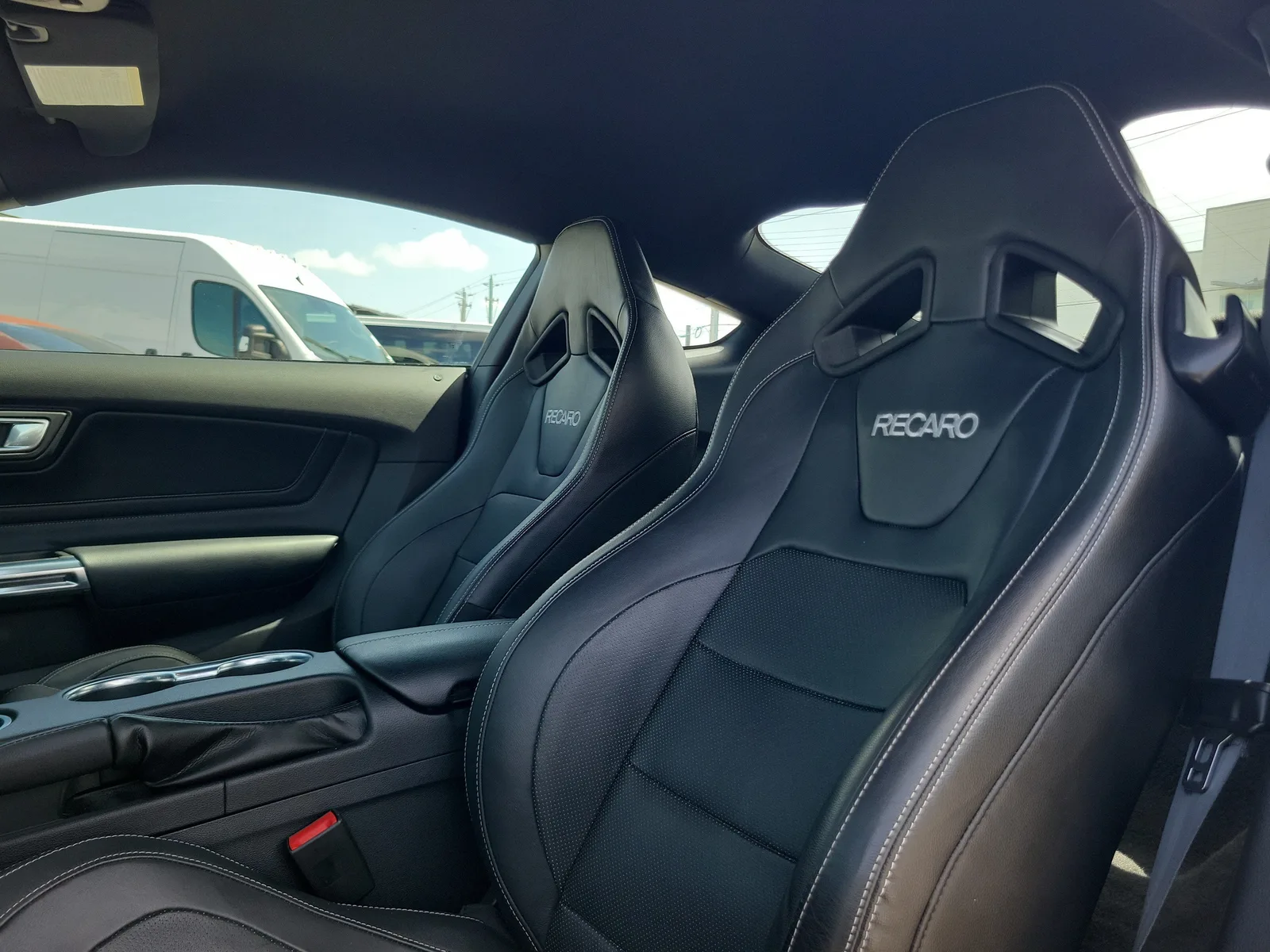 2022 Ford Mustang Mach 1 photo 12