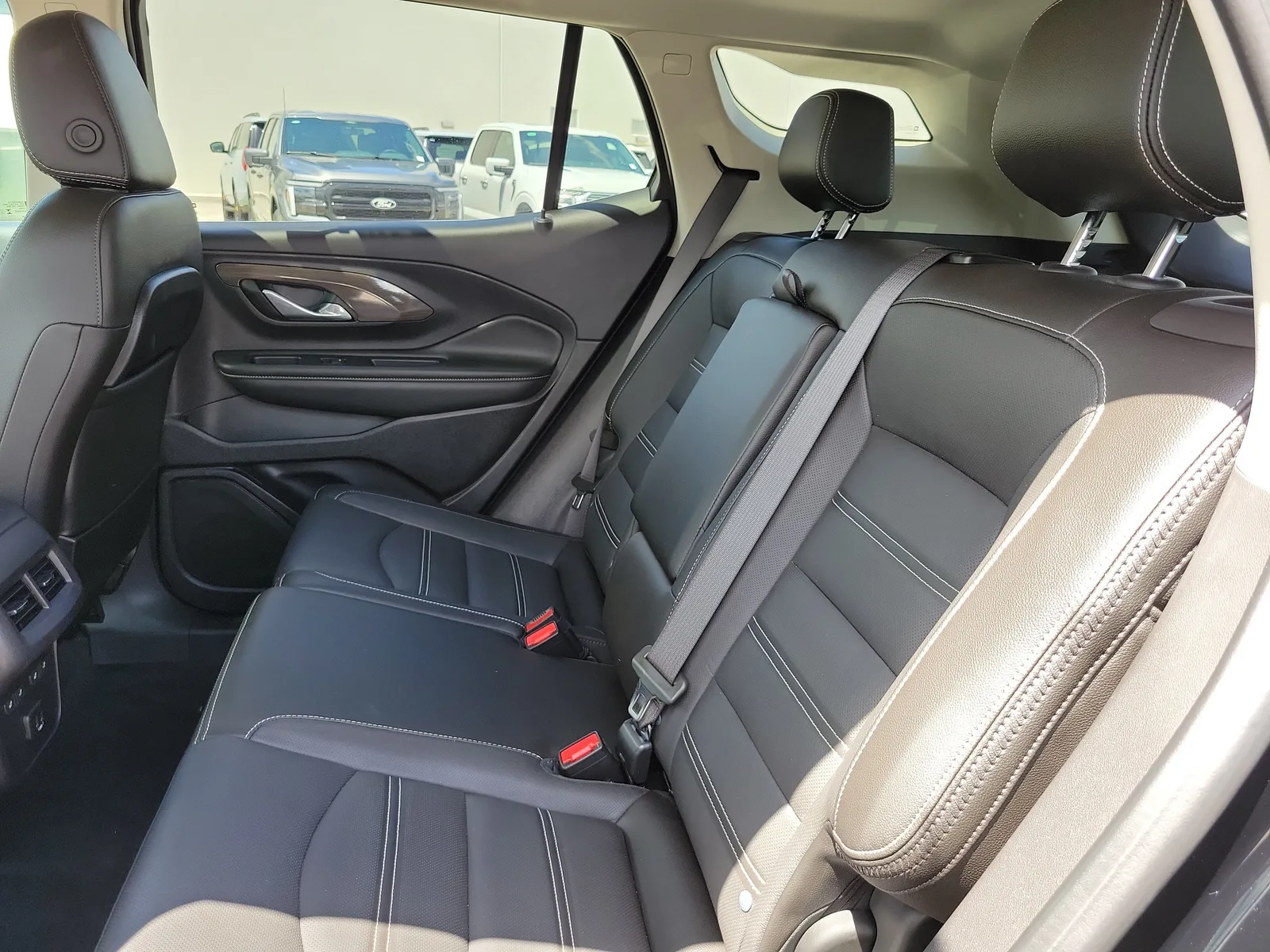 2024 GMC Terrain Denali 4WD photo 13