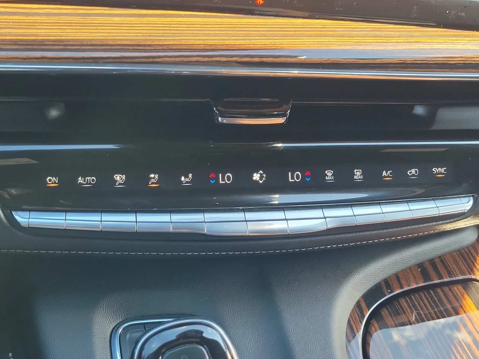 2023 Cadillac Escalade ESV 4WD Premium Luxury photo 27