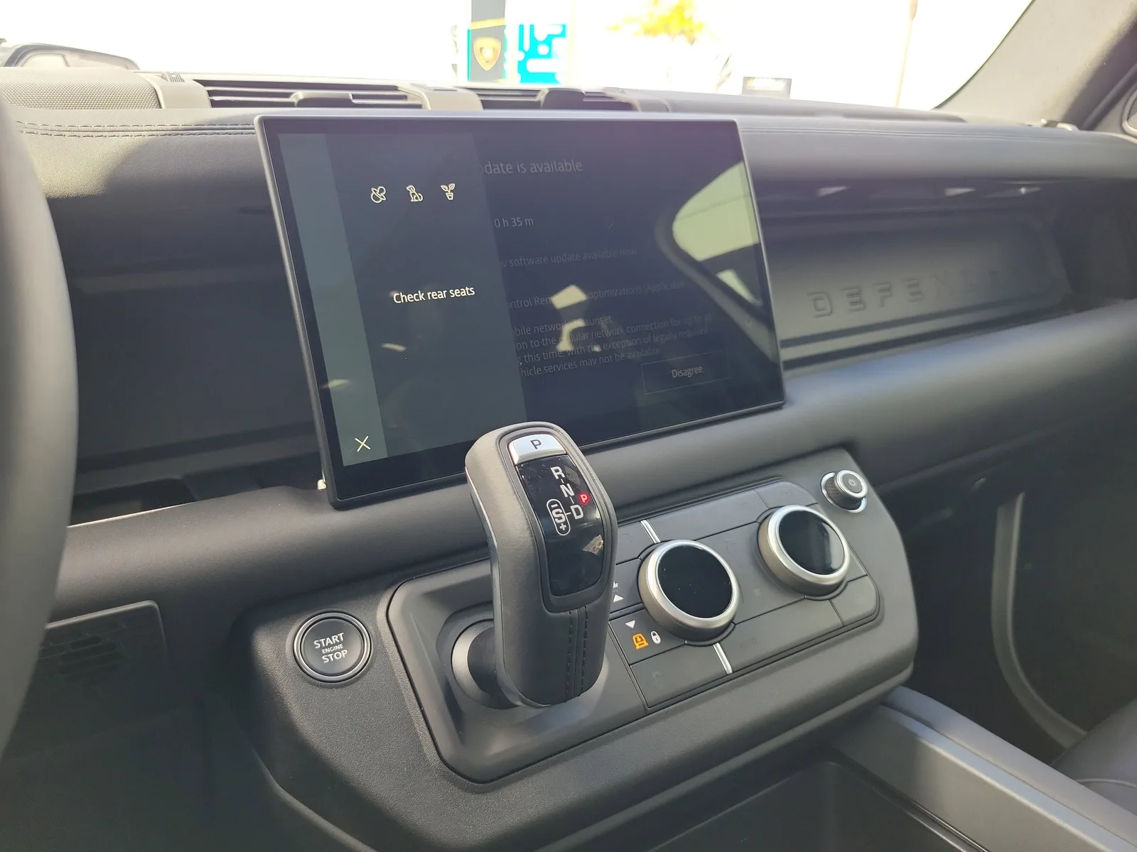 2025 Land Rover Defender S photo 23
