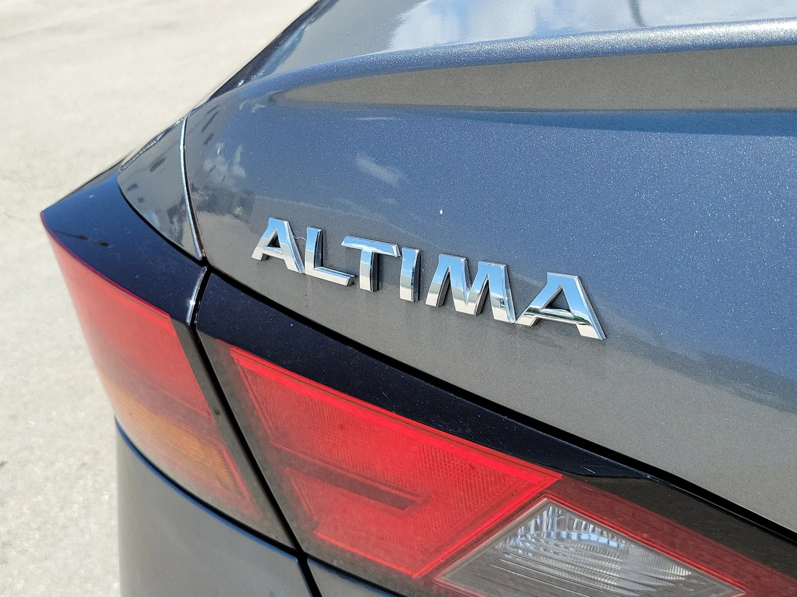 2022 Nissan Altima 2.5 SV photo 9