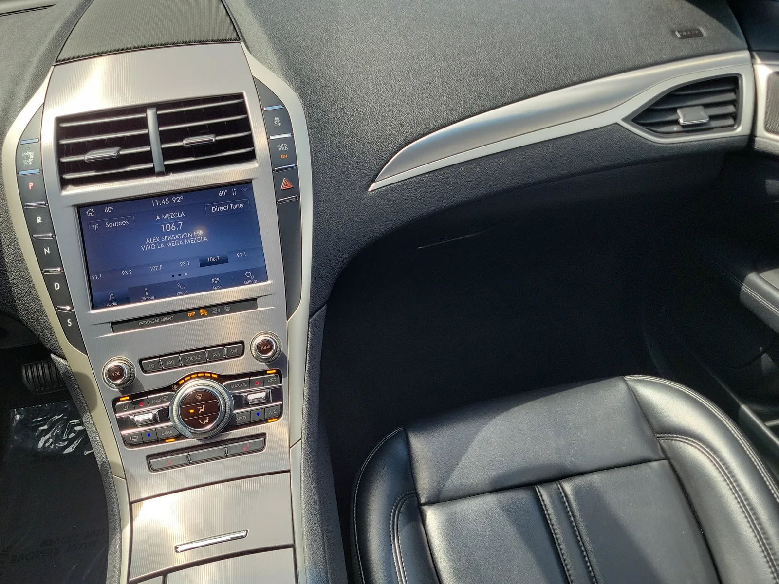2020 Lincoln MKZ Standard photo 17