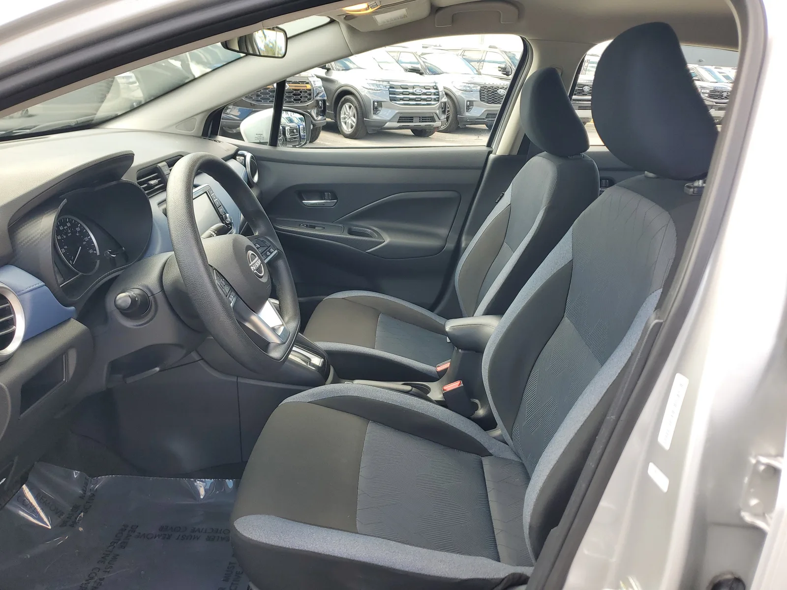 2025 Nissan Versa SV photo 11