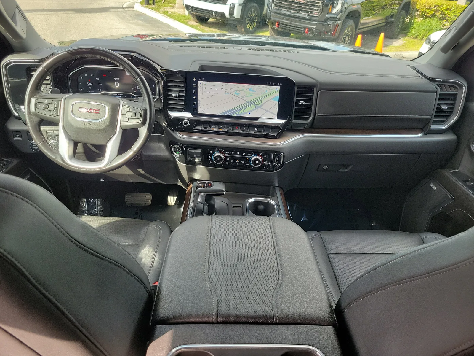 2023 GMC Sierra 1500 SLT photo 17