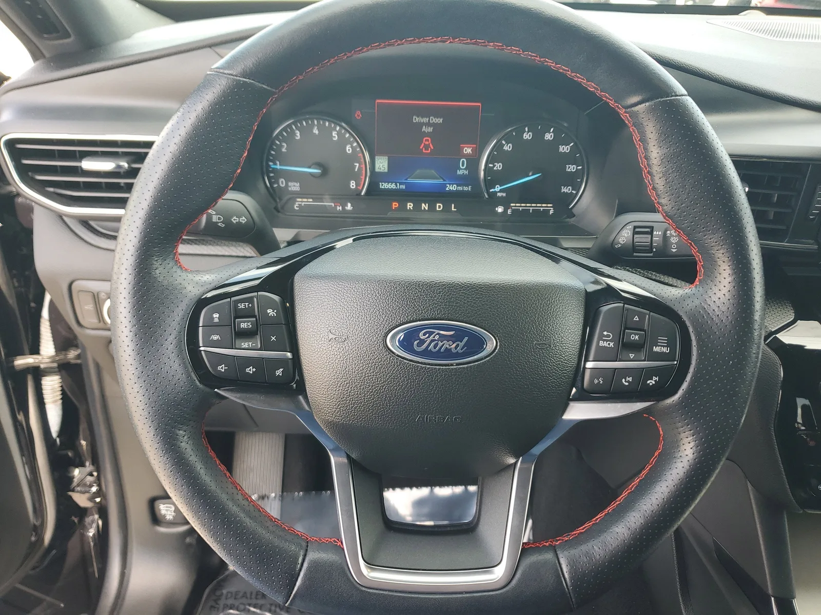 2023 Ford Explorer ST-Line photo 23