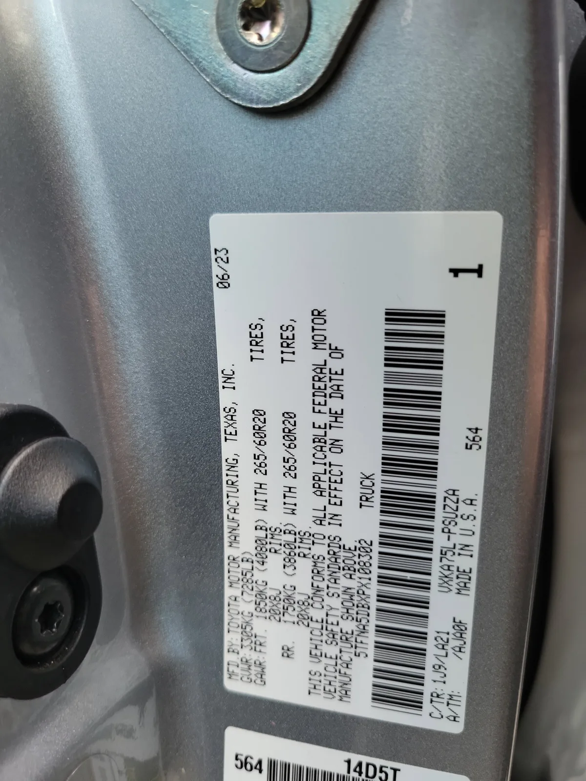 2023 Toyota Tundra 4WD Platinum photo 30