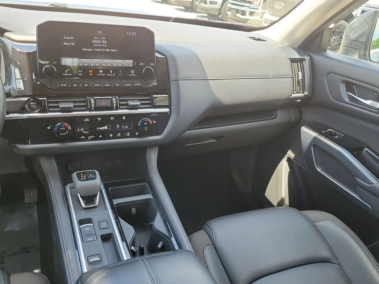 2025 Nissan Pathfinder SL photo 19
