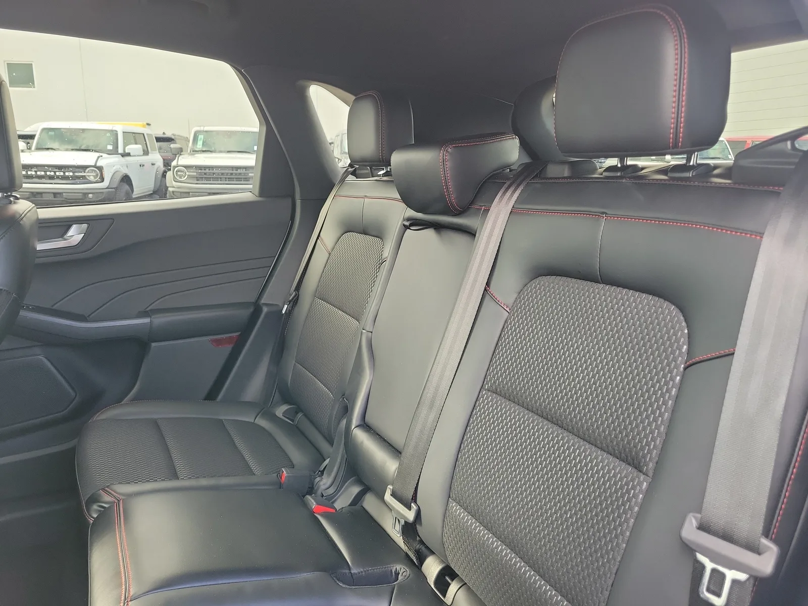 2024 Ford Escape ST-Line photo 16