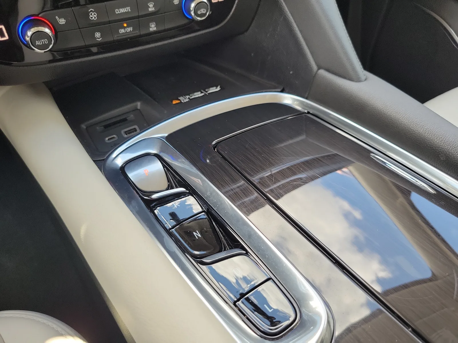 2024 Buick Enclave Essence photo 24