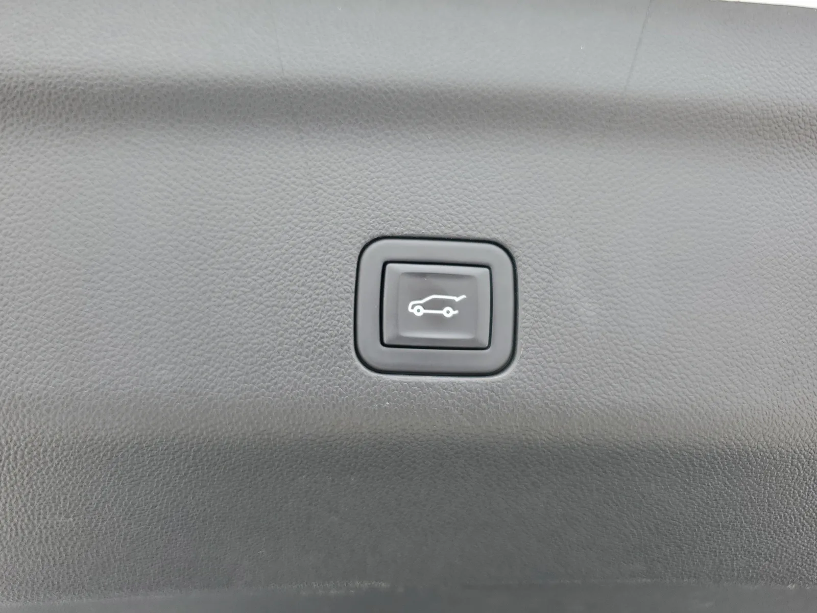 2023 Chevrolet Suburban Z71 4WD photo 17