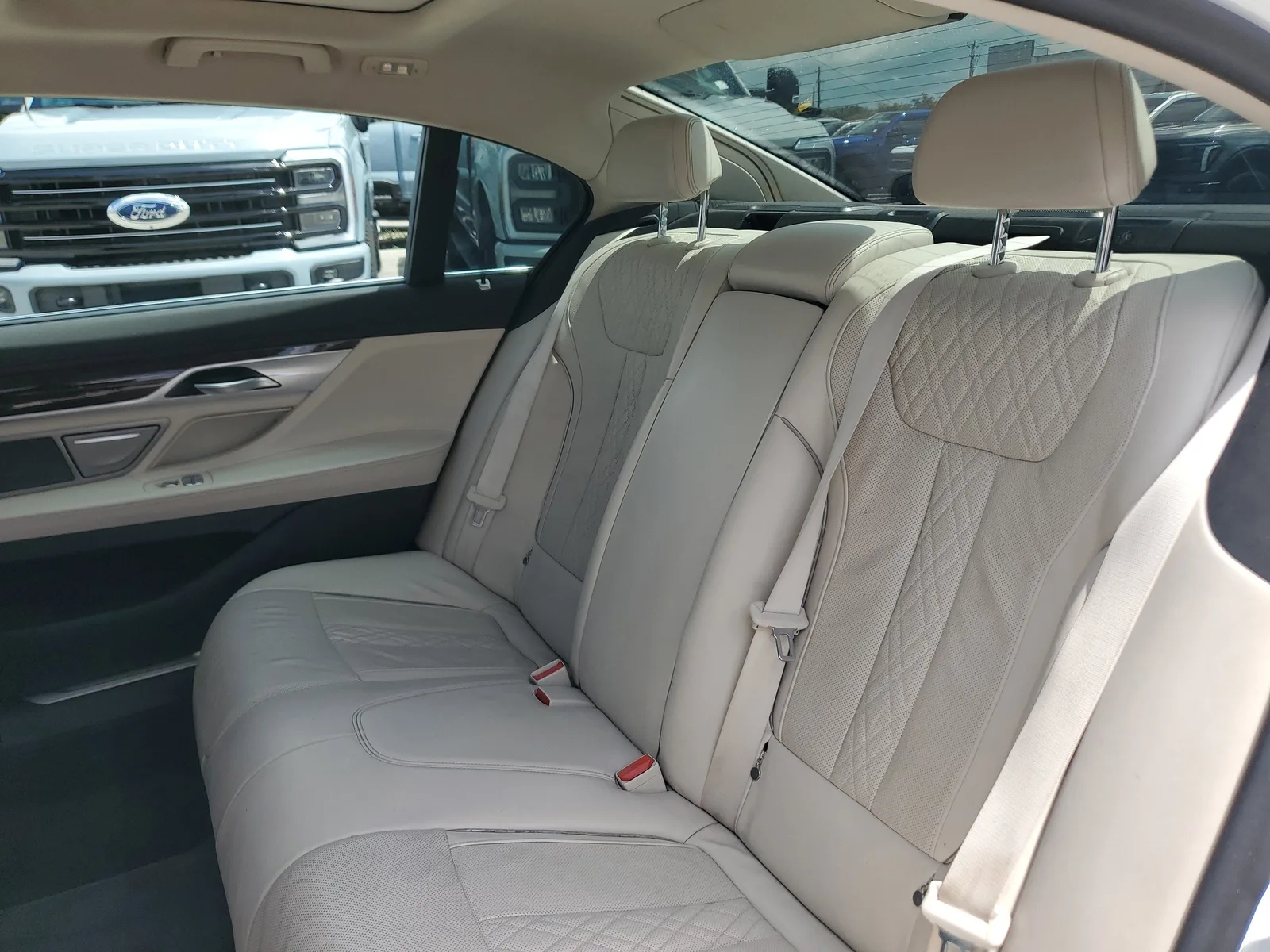 2022 BMW 7 Series 740i photo 14