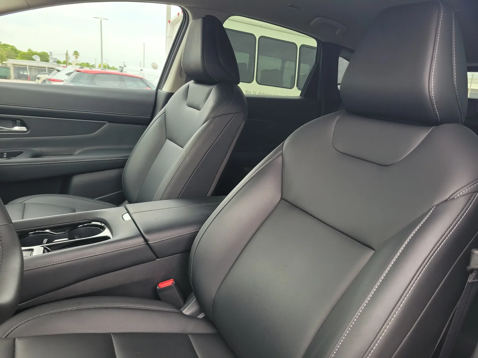2025 Nissan Murano SV photo 12