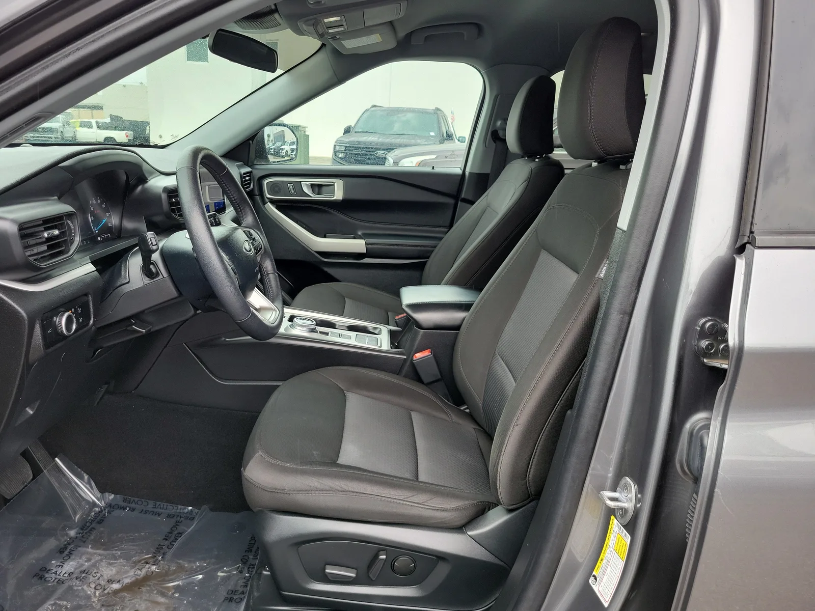 2024 Ford Explorer XLT photo 10