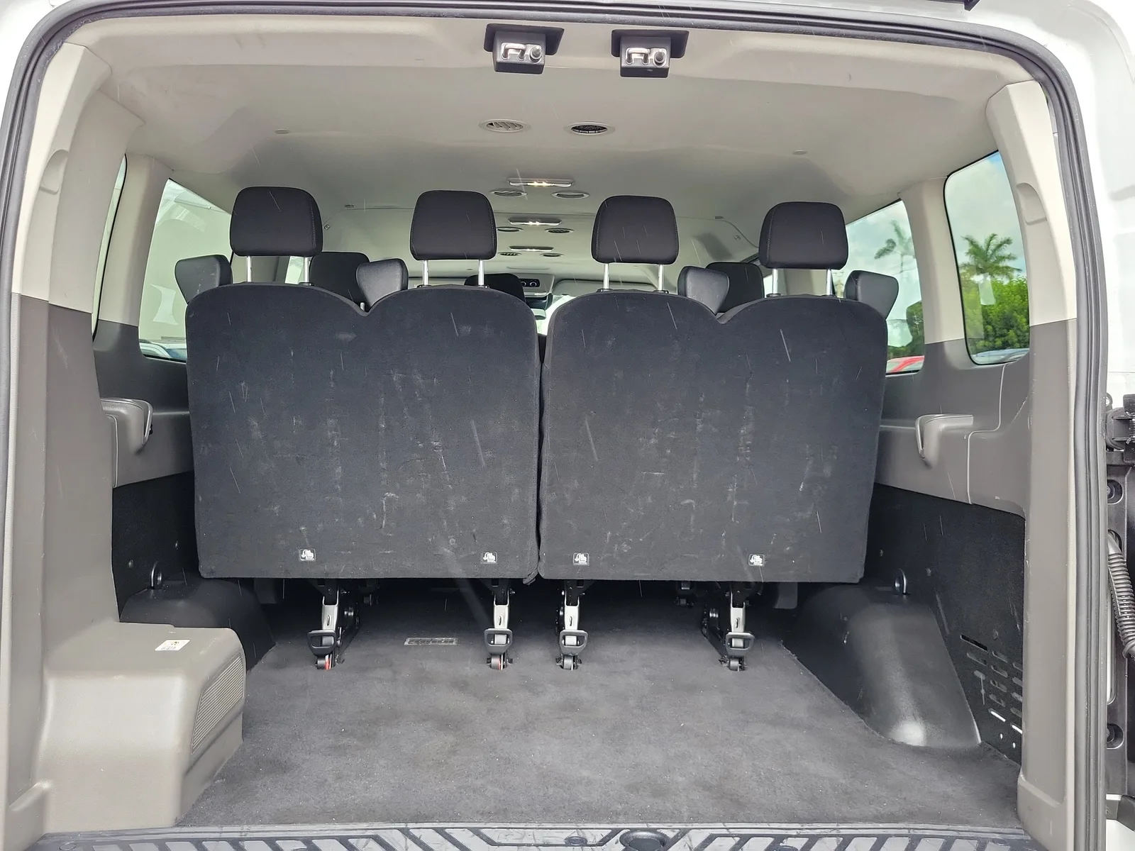 2024 Ford Transit Passenger Wagon XLT photo 11