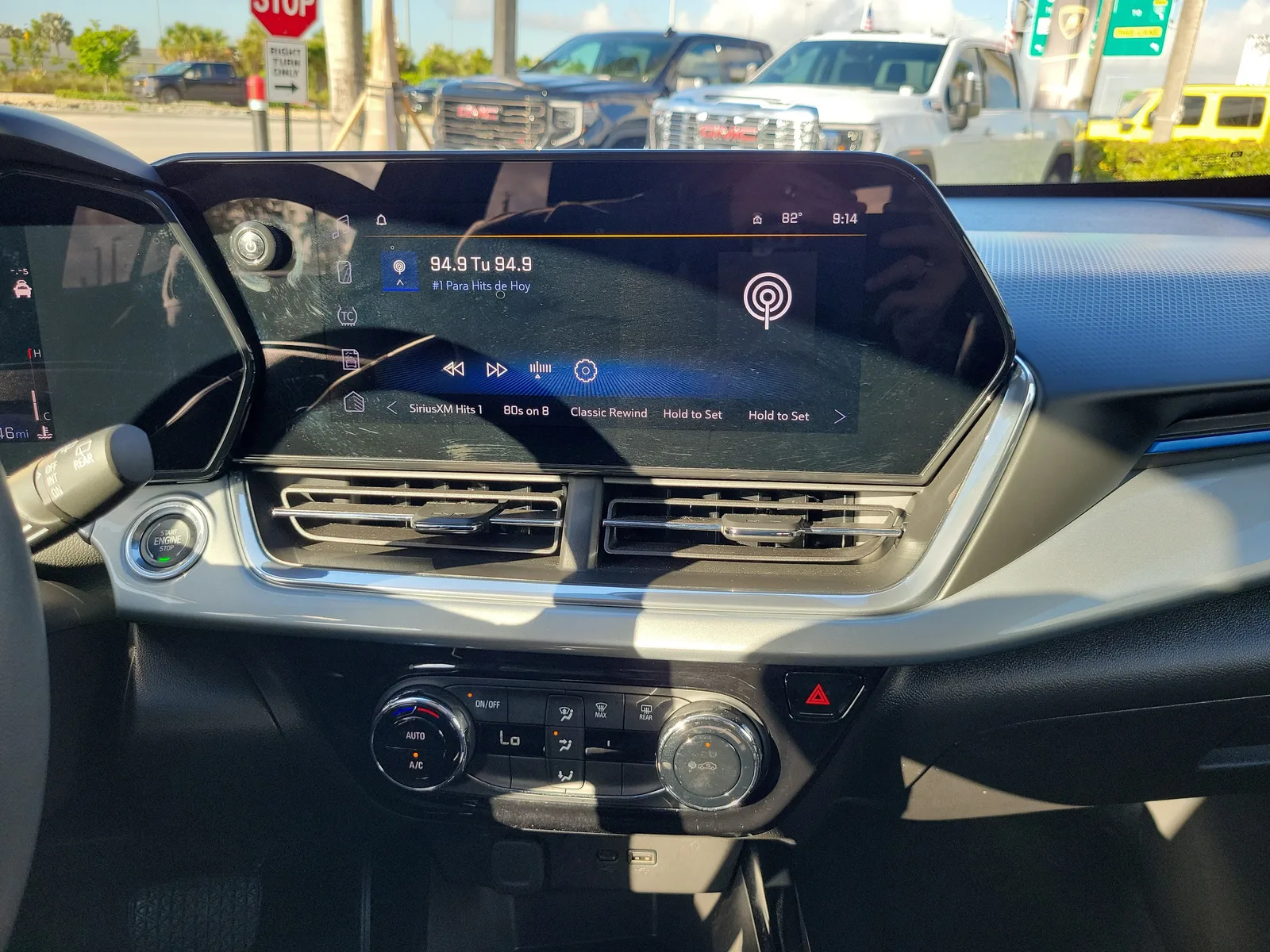 2025 Chevrolet Trax LT photo 20