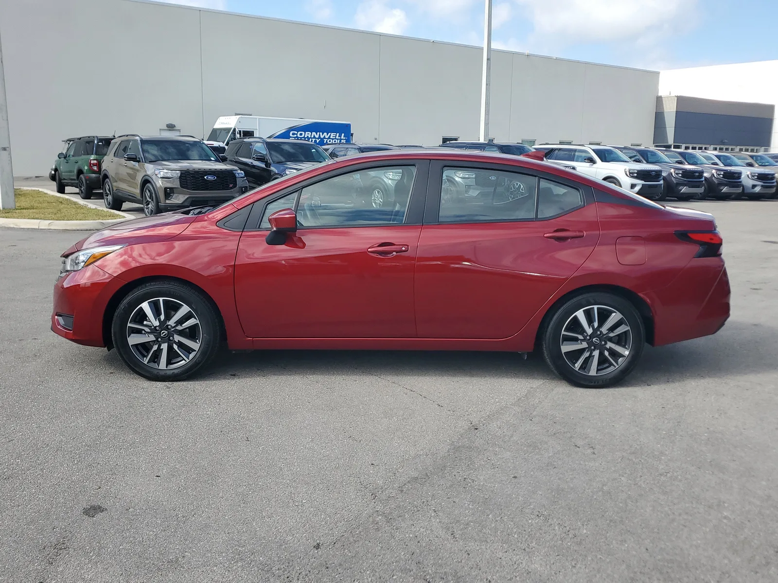2025 Nissan Versa SV photo 8