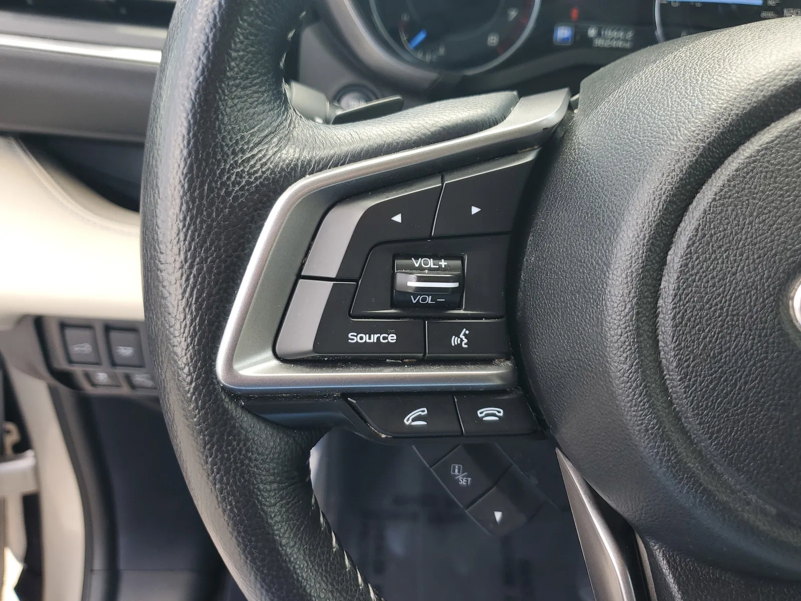 2020 Subaru Ascent Limited 4WD photo 25