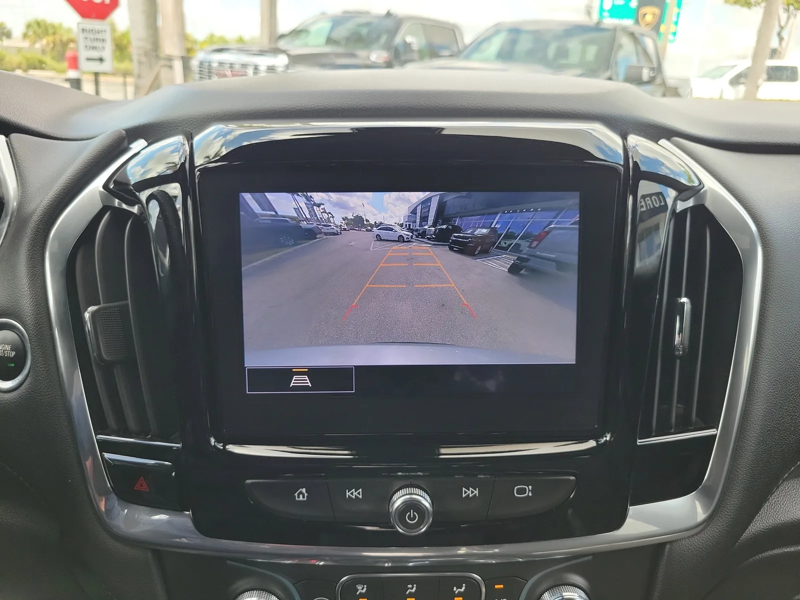 2022 Chevrolet Traverse LT Cloth photo 27