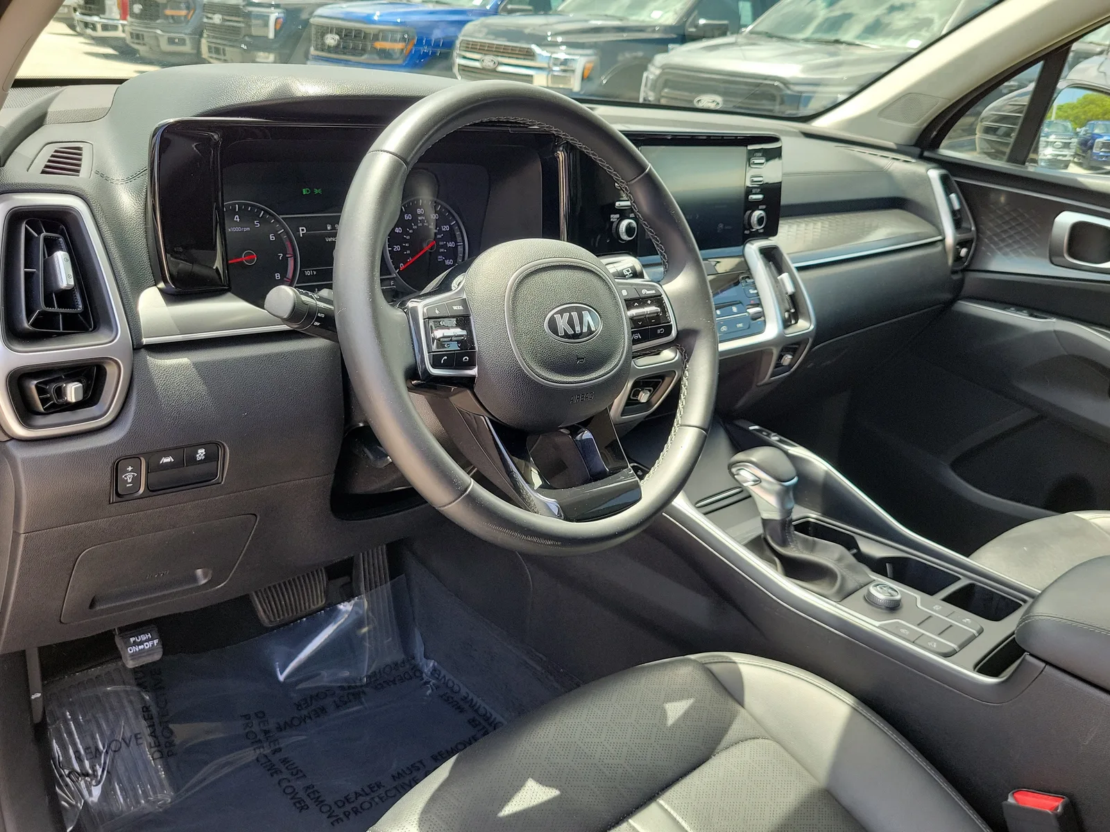 2021 Kia Sorento S photo 12