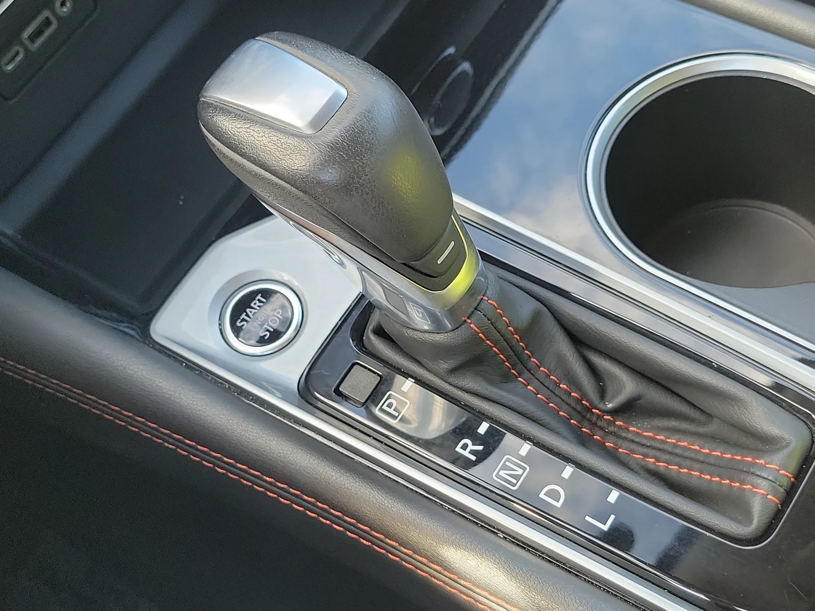2024 Nissan Altima 2.5 SR photo 25