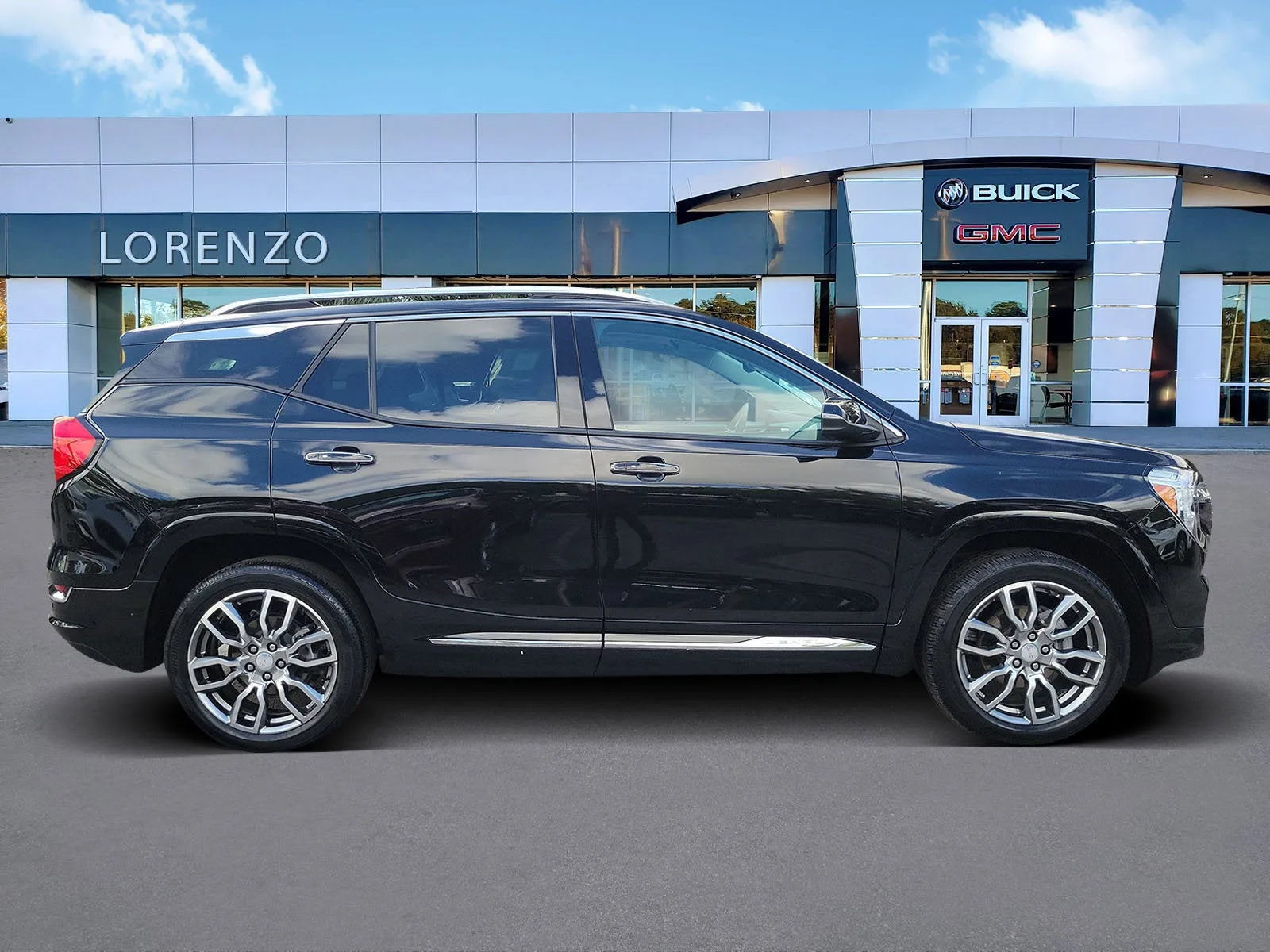 2023 GMC Terrain Denali 4WD photo 4