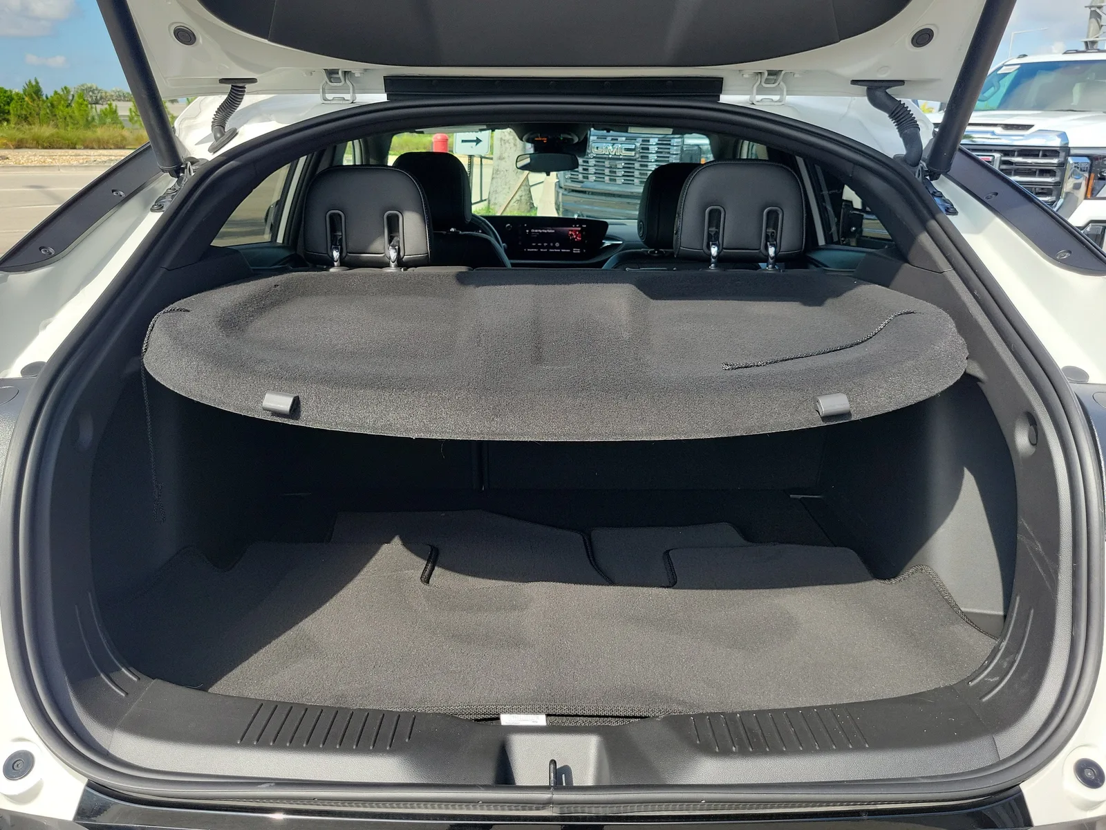 2024 Buick Envista Sport Touring photo 9