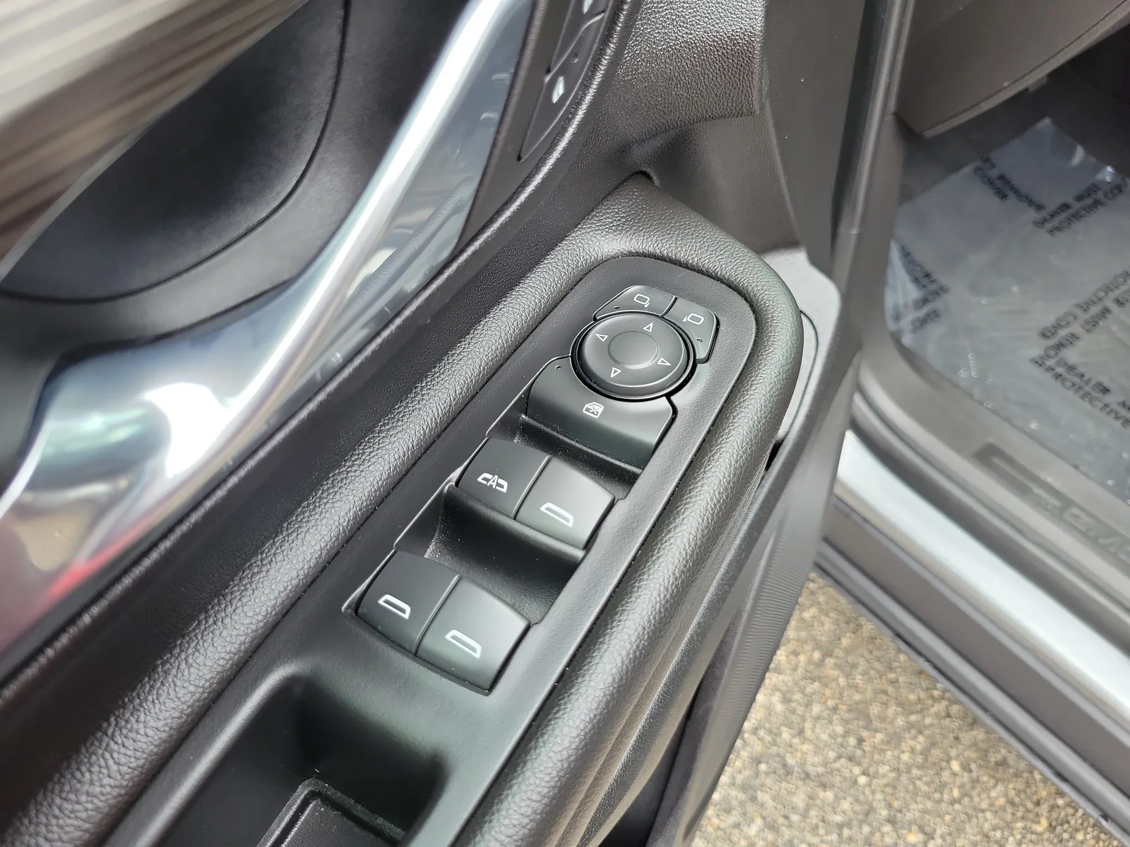 2023 GMC Terrain SLE photo 25
