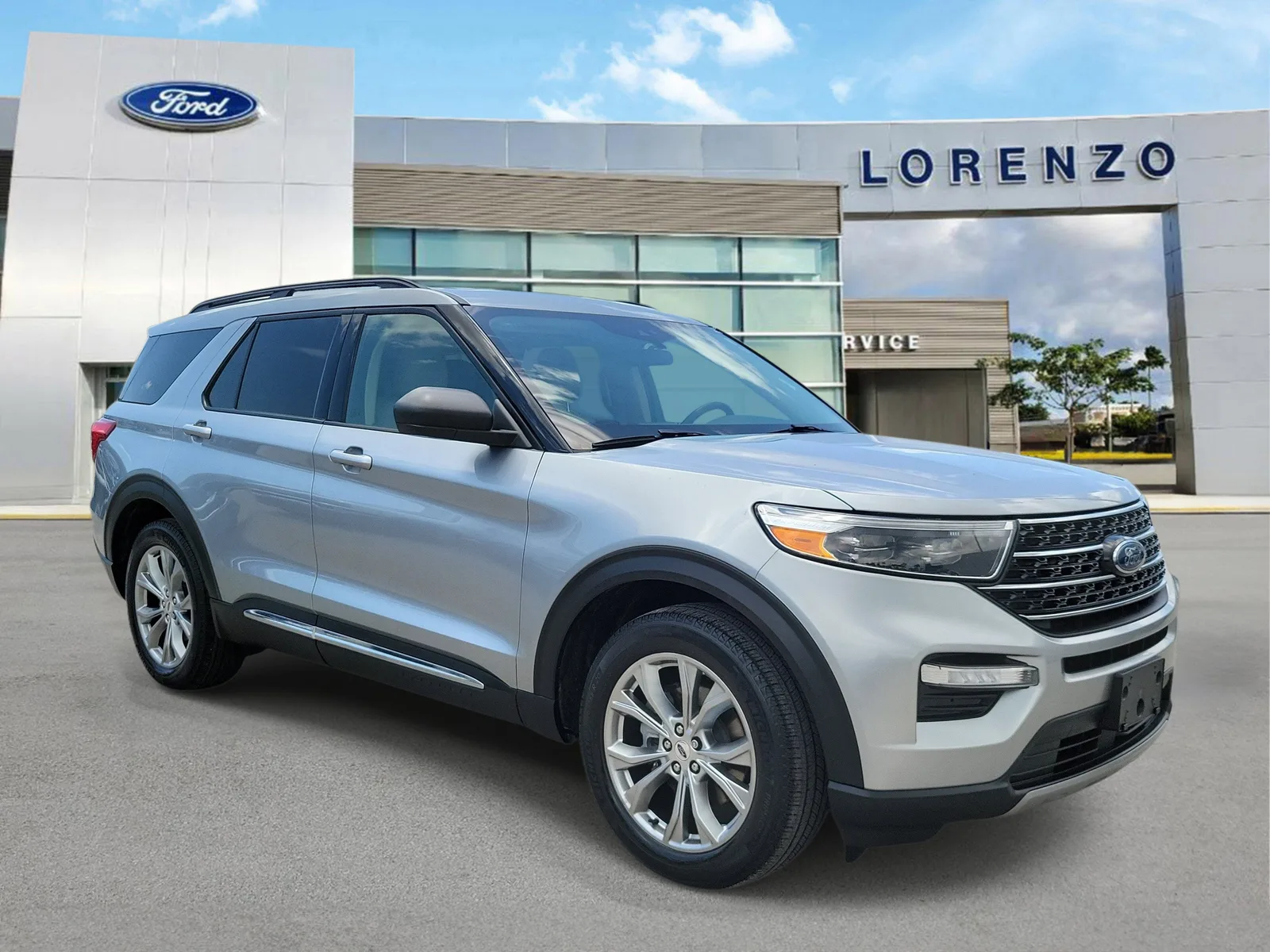 2024 Ford Explorer XLT photo 3