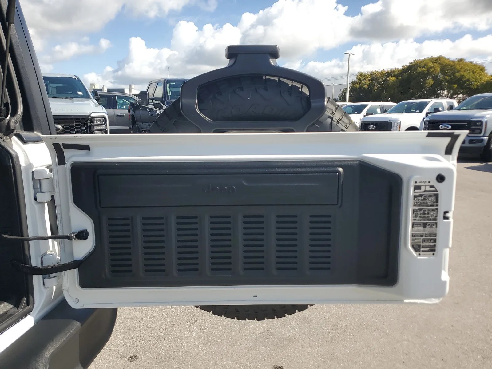 2024 Jeep Wrangler Sport S 4WD photo 15