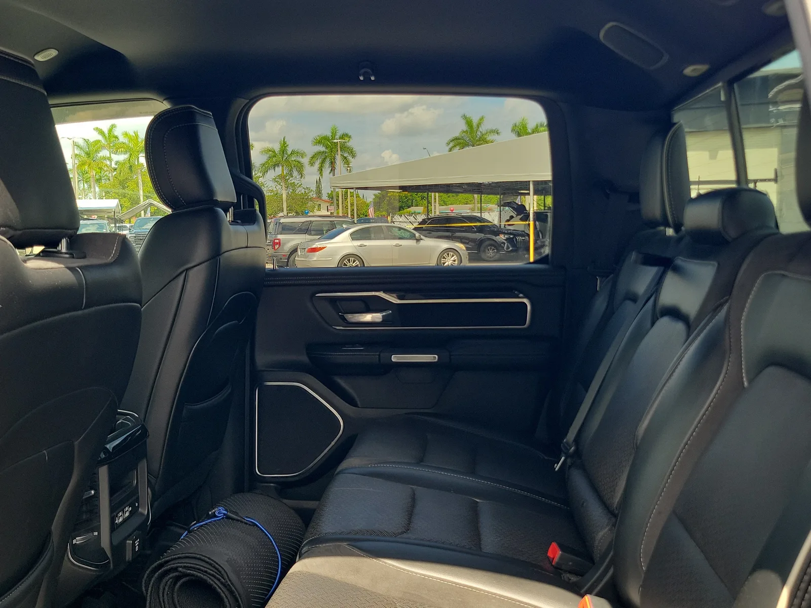 2019 RAM 1500 Laramie 4WD photo 14