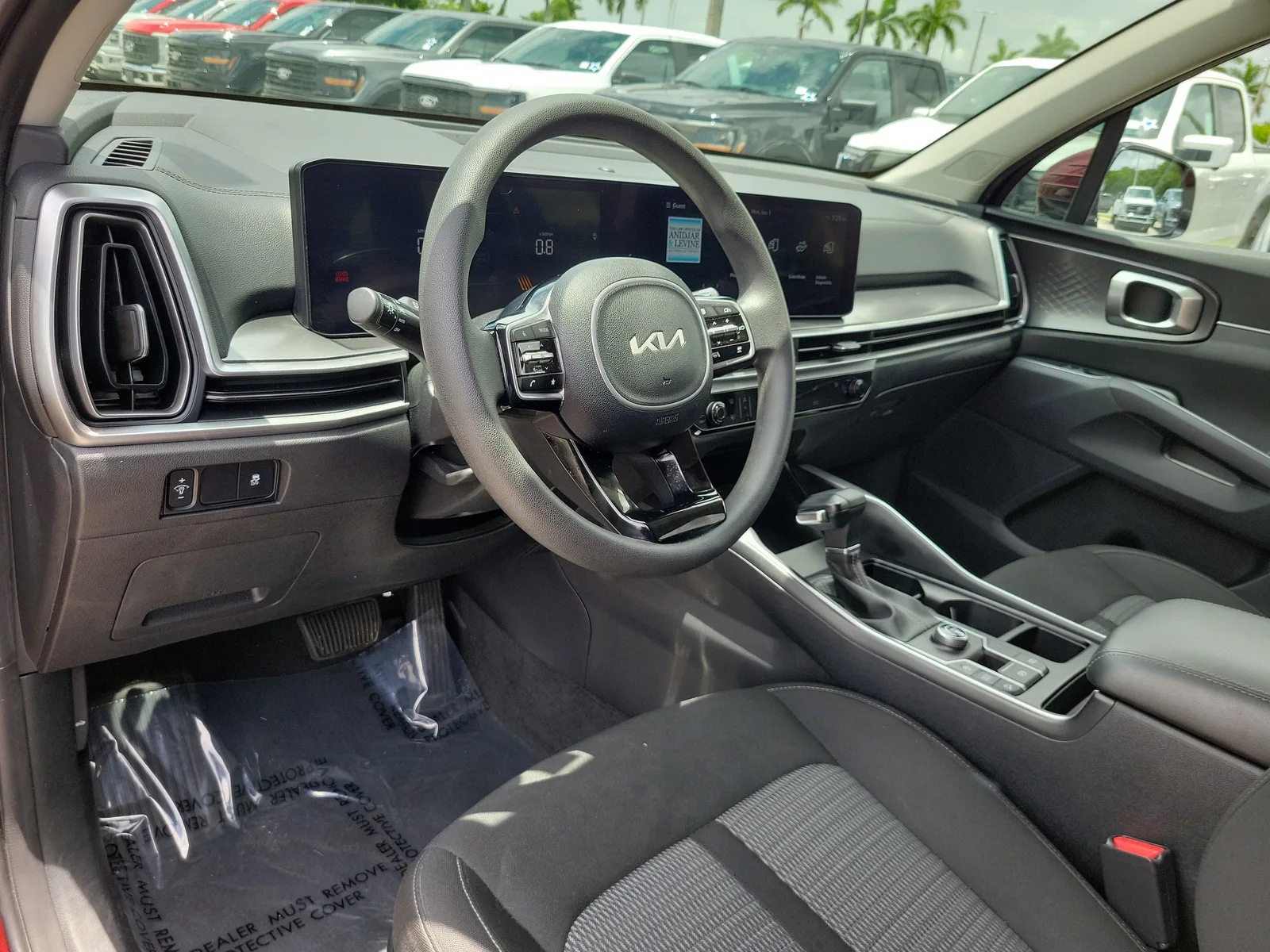 2024 Kia Sorento LX photo 12