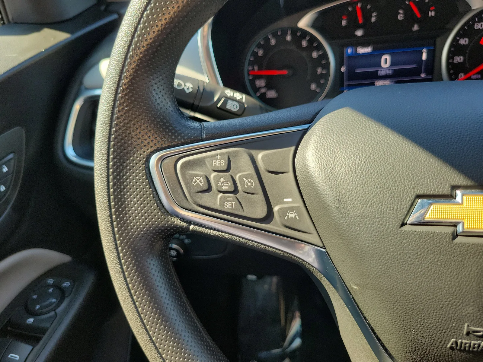 2024 Chevrolet Equinox LS photo 18